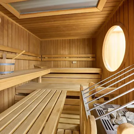 Alpina's Beds & Boots Hotel 3*