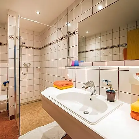 Alpina's Beds & Boots Hotel 3*