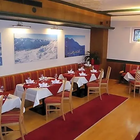 Alpina's Beds & Boots Hotel 3*