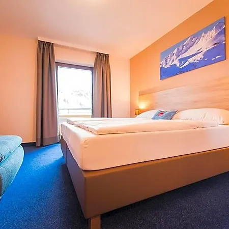 Alpina's Beds & Boots Hotel 3*